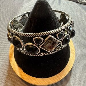 Source Unknown Black and Silver Gemstone Bracelet